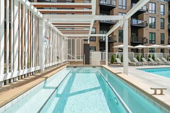 Year-round hot tub